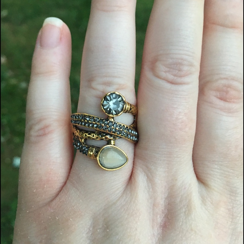 NWT! Gold spiral ring w/ blue & white stone